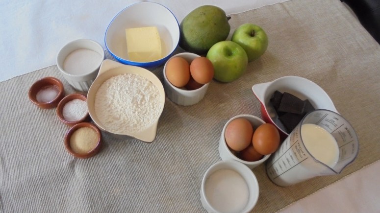 cake-mangue-pomme-granny-smith-et-creme-anglaise-au-chocolat-2