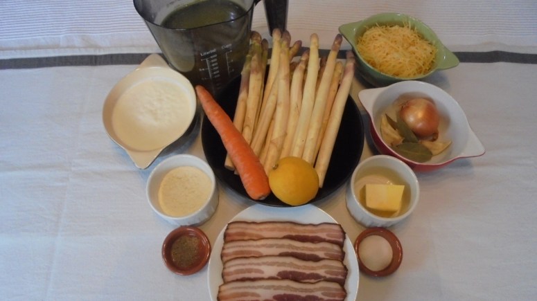 Crème d'asperges au lard et tuile de comté (2)
